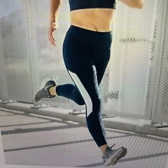 NWT Zyia Active Black Primo Mesh Hi Rise 7/8” Leggings Pockets Size 8-10 - Picture 1 of 14